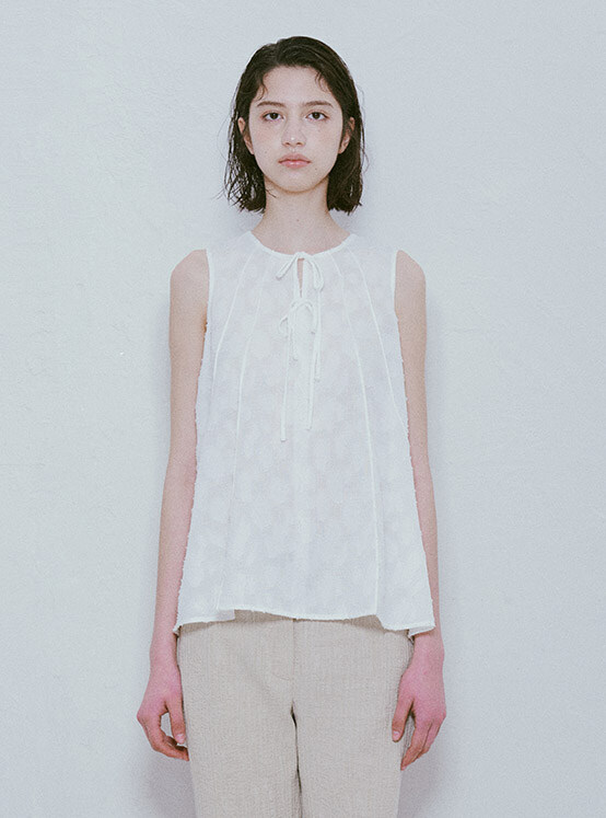 Texture Blouse in White VW4MB103-01